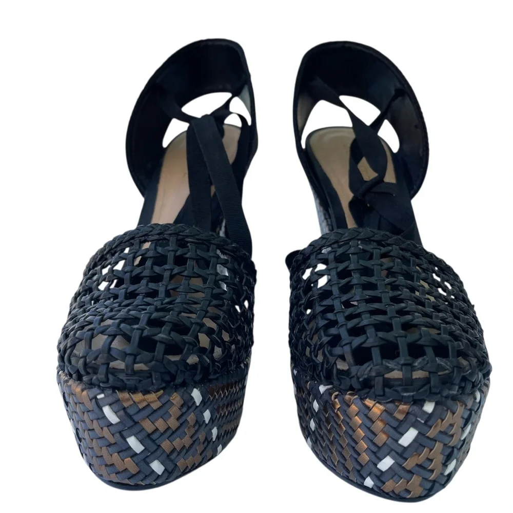 SCHUTZ Eymy Tresse Black and Bronze Wedge Platform Woven Detail Sz. 9.5
